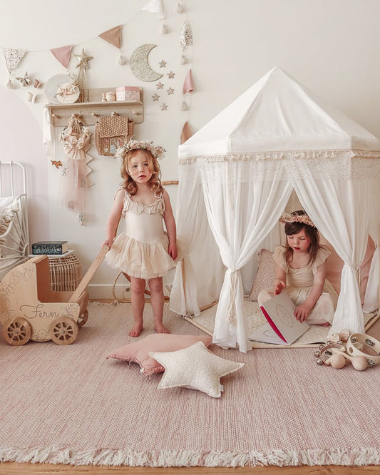Girls room ideas - modern princess theme with Simone from @dayswithwildflowers - Little Teekies