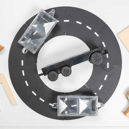 Little Teekie Magnetic Tile Truck Building Set