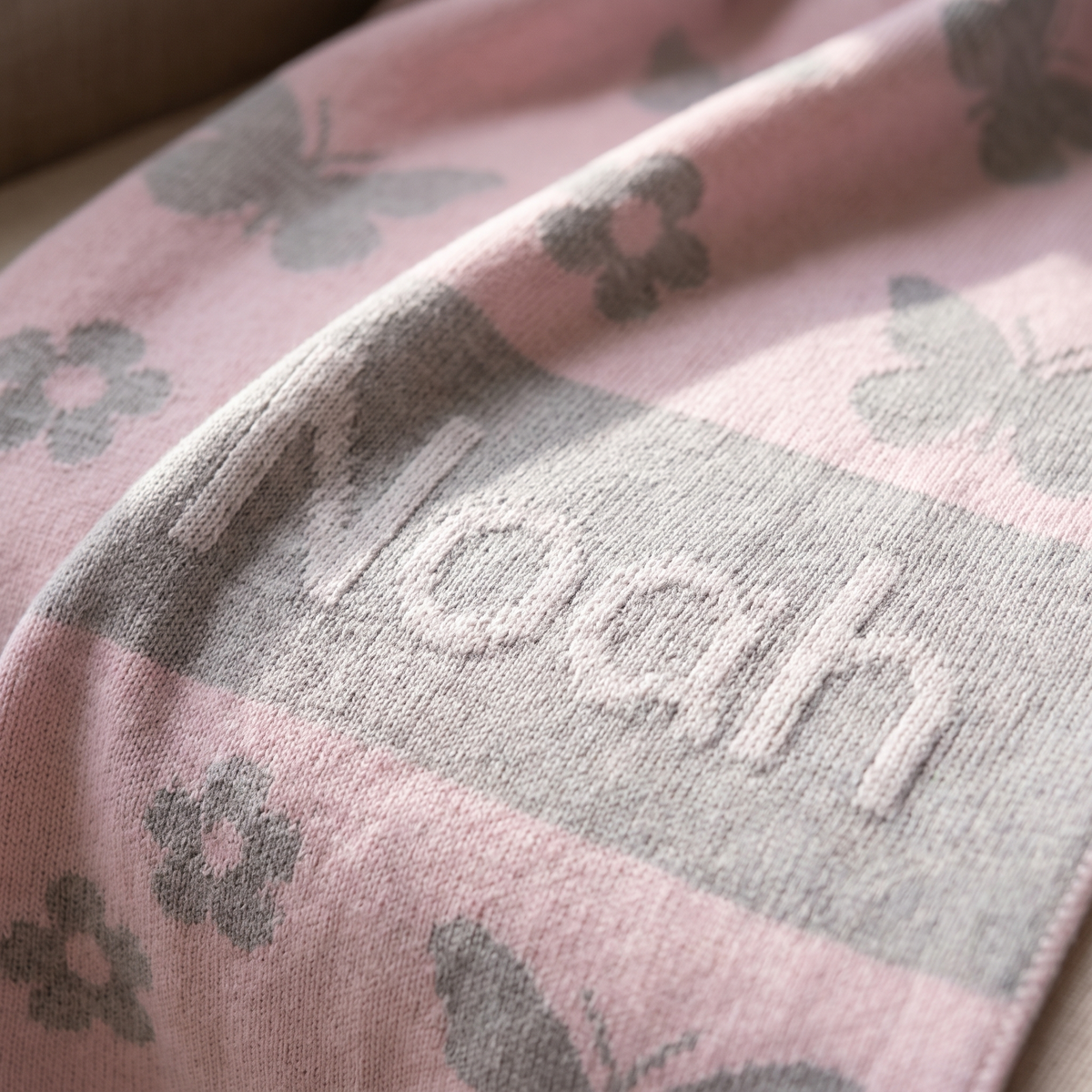 Little Teekie Personalised Merino Wool Blanket | Knitted Name, 130 x 70cm Extra Fine – personalisation detail