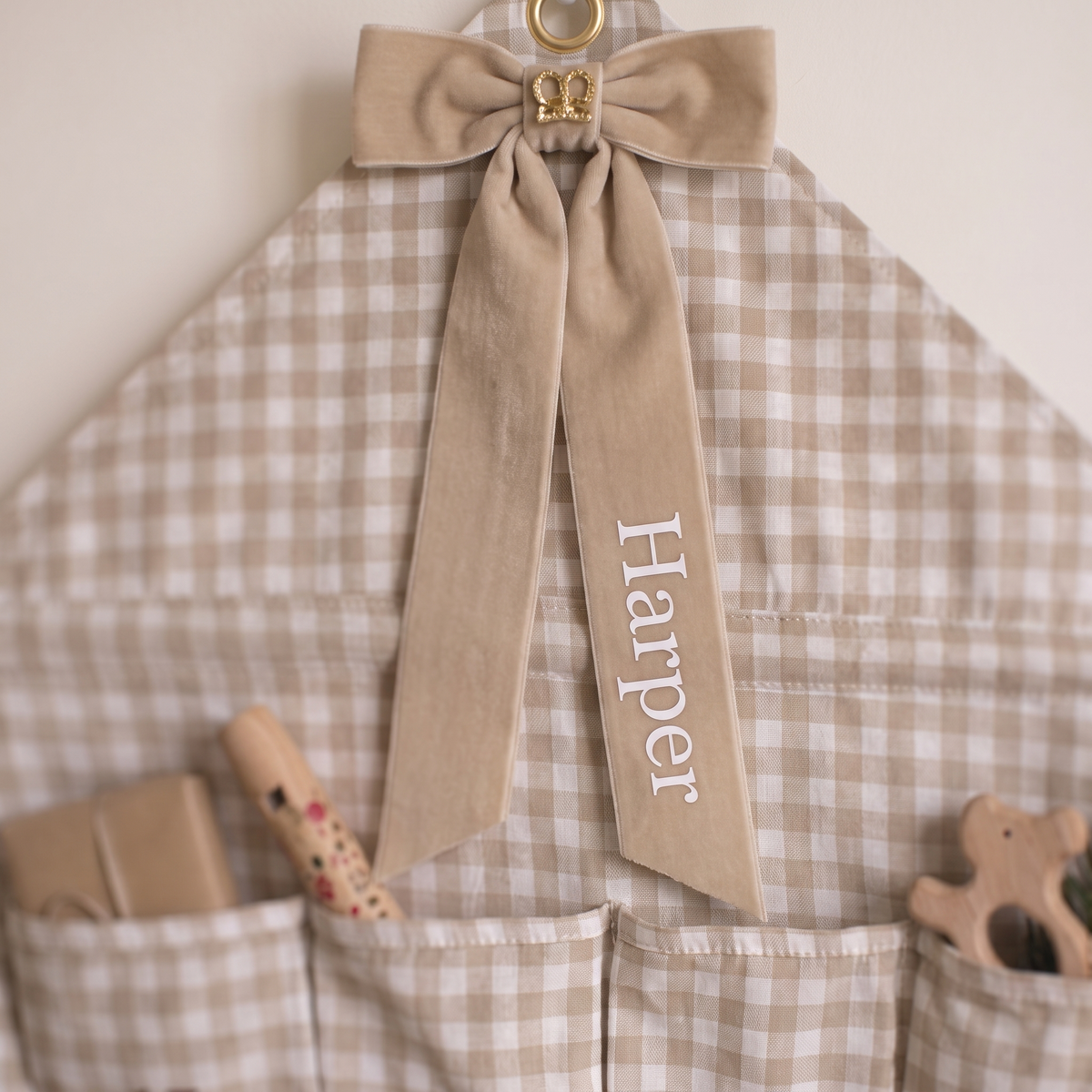 Little Teekie Personalised Gingham Advent Calendar | Velvet Bow Name, 120x50cm – Beige – personalisation detail