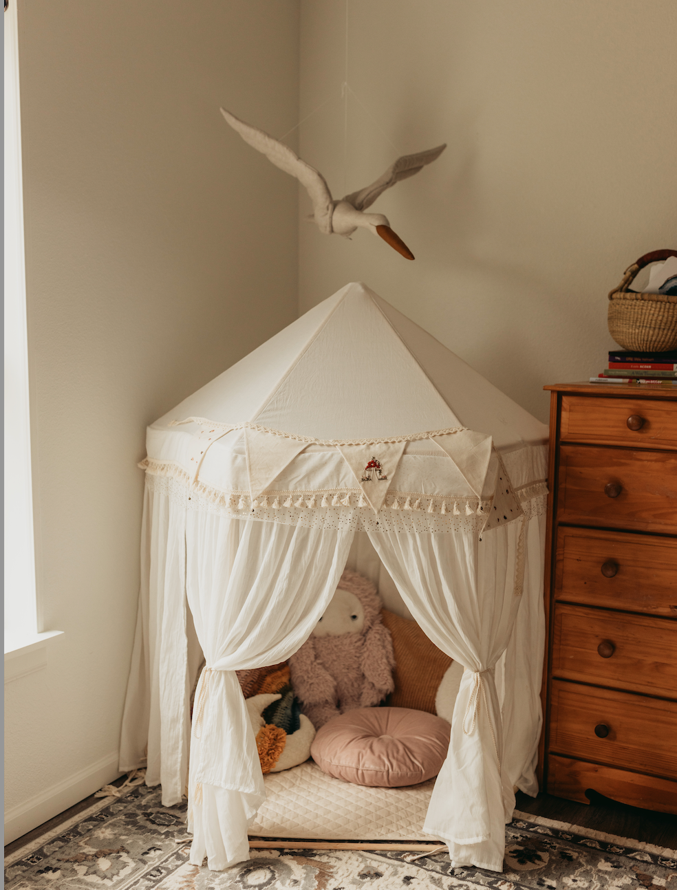 Canopy play tent & quilted mat